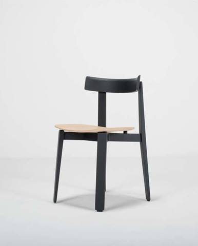Černá jídelní židle z dubového dřeva Gazzda Nora