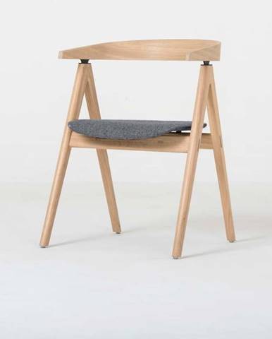Jídelní židle z masivního dubového dřeva se šedým sedákem Gazzda Ava
