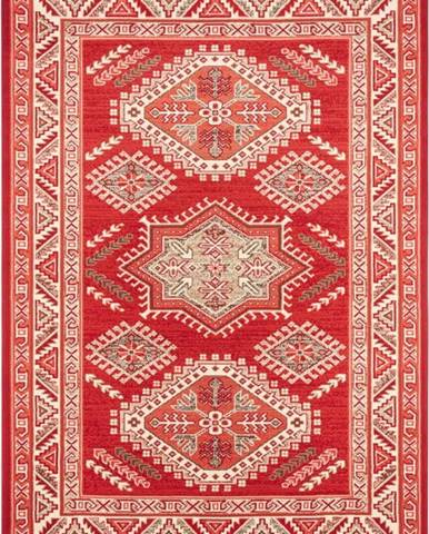 Červený koberec Nouristan Saricha Belutsch, 80 x 150 cm